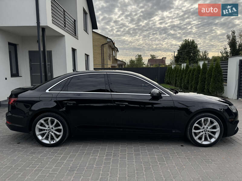 Седан Audi A4 2019 в Житомире