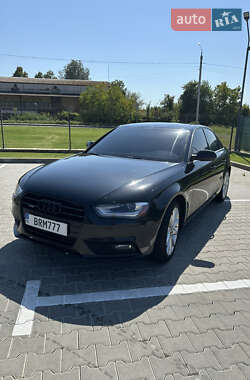 Седан Audi A4 2012 в Виннице