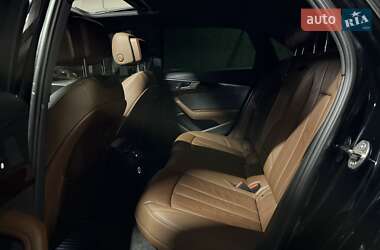 Седан Audi A4 2019 в 