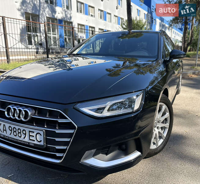 Универсал Audi A4 2021 в Киеве