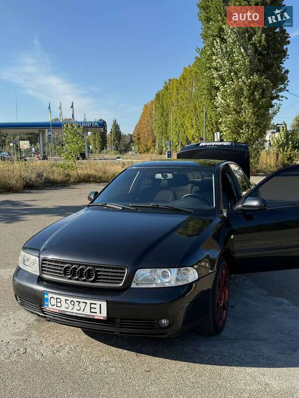 Седан Audi A4 2000 в 