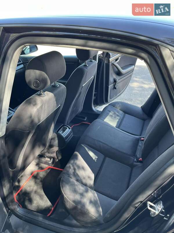 Седан Audi A4 2001 в Гайвороне