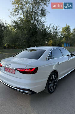 Седан Audi A4 2020 в 