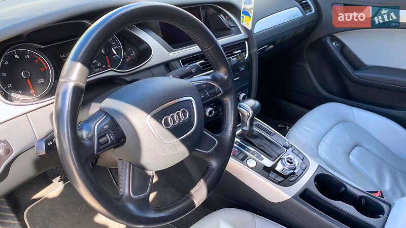 Седан Audi A4 2013 в Киеве