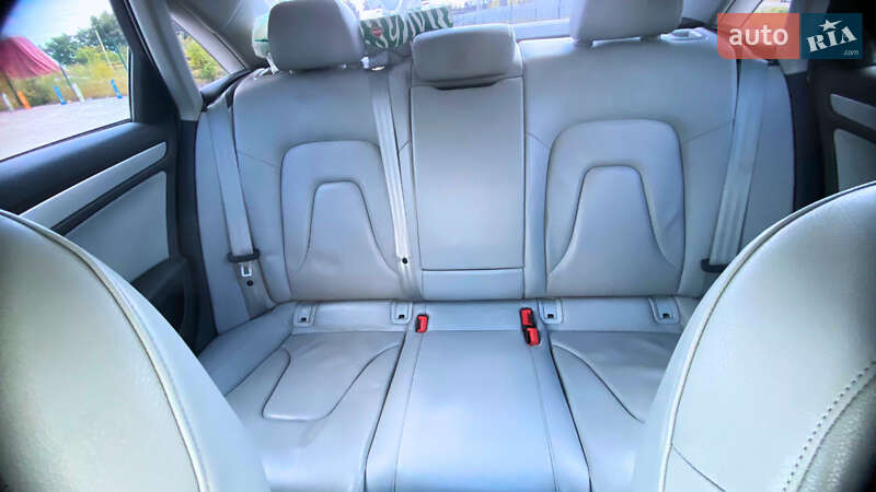 Седан Audi A4 2013 в Киеве