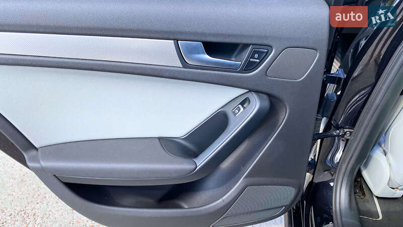 Седан Audi A4 2013 в Киеве