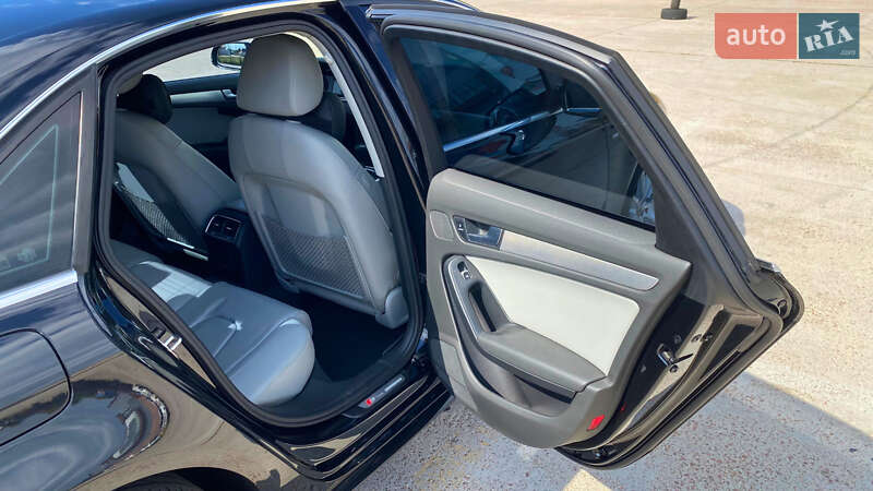 Седан Audi A4 2013 в Киеве