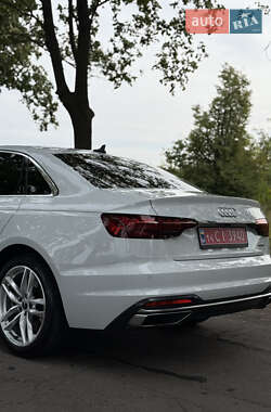 Седан Audi A4 2020 в 