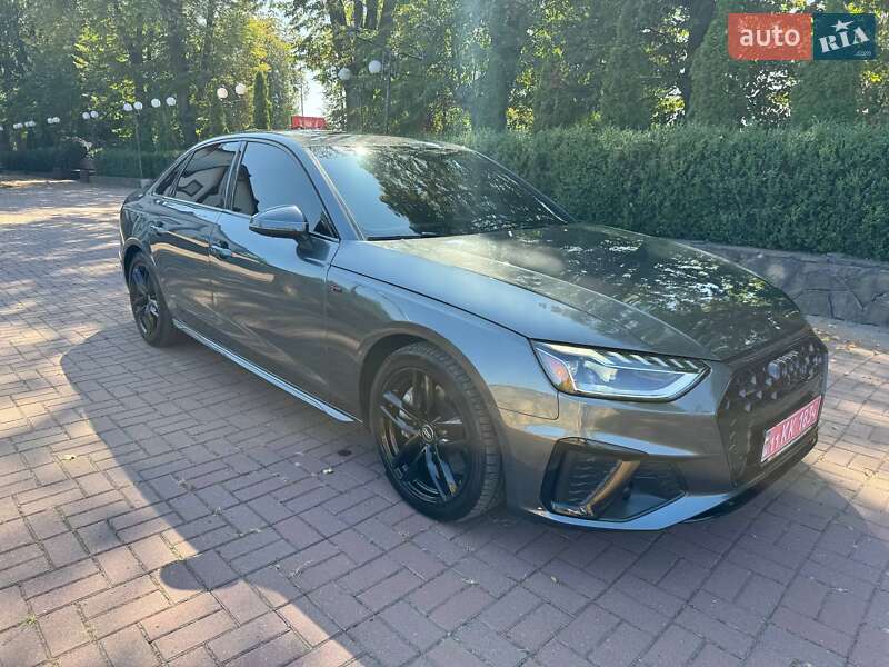 Седан Audi A4 2022 в Виннице