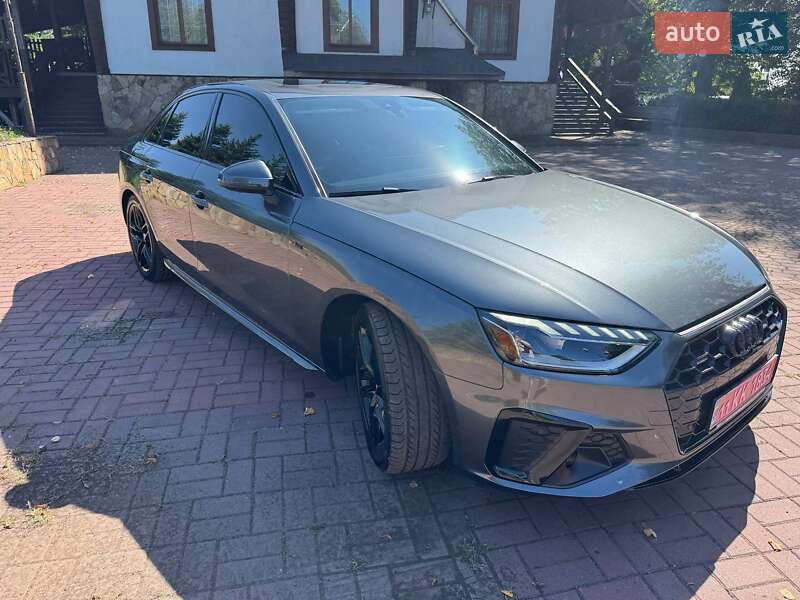 Седан Audi A4 2022 в Виннице