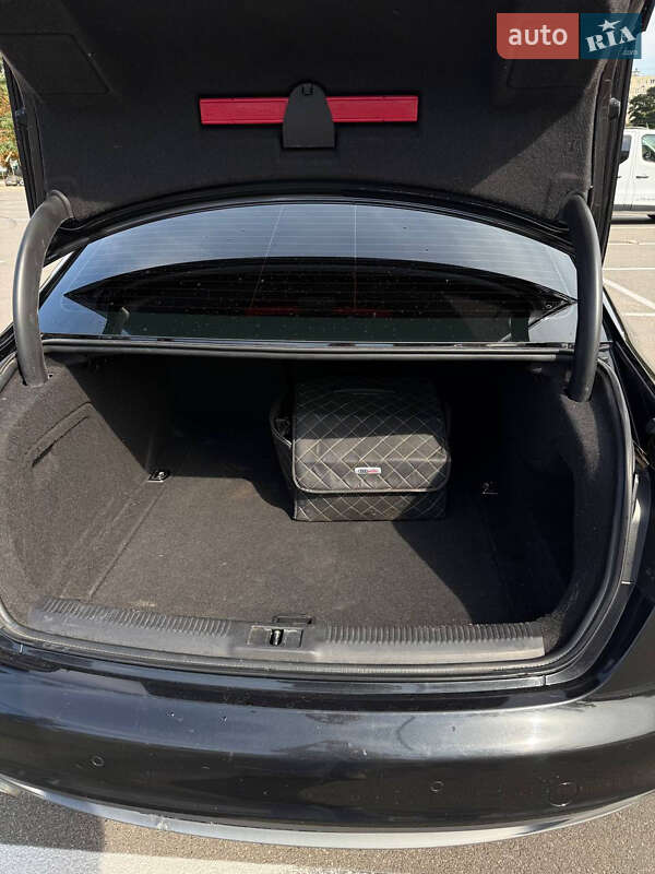 Седан Audi A4 2011 в Киеве