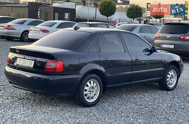 Седан Audi A4 1998 в 