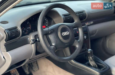 Седан Audi A4 1998 в 