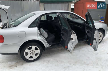 Седан Audi A4 2000 в 