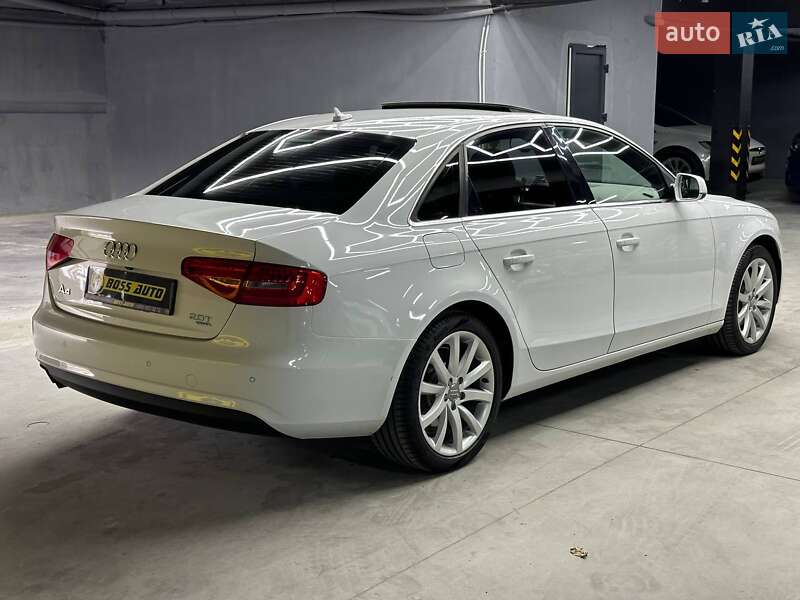 Седан Audi A4 2012 в Чернівцях