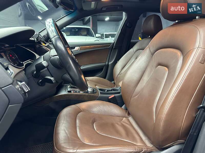 Седан Audi A4 2012 в Чернівцях