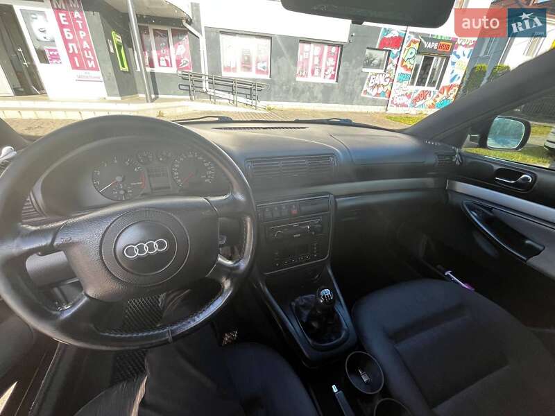 Универсал Audi A4 1998 в Шацке
