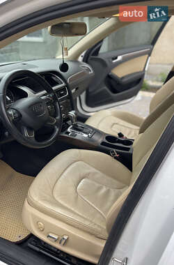 Седан Audi A4 2012 в 
