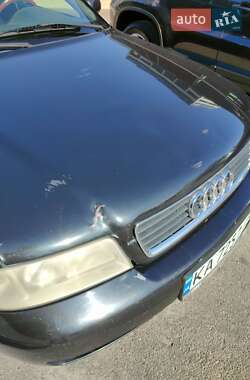 Универсал Audi A4 2000 в 
