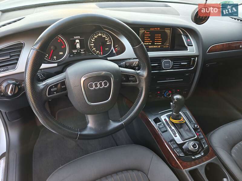 Универсал Audi A4 2011 в Новояворовске