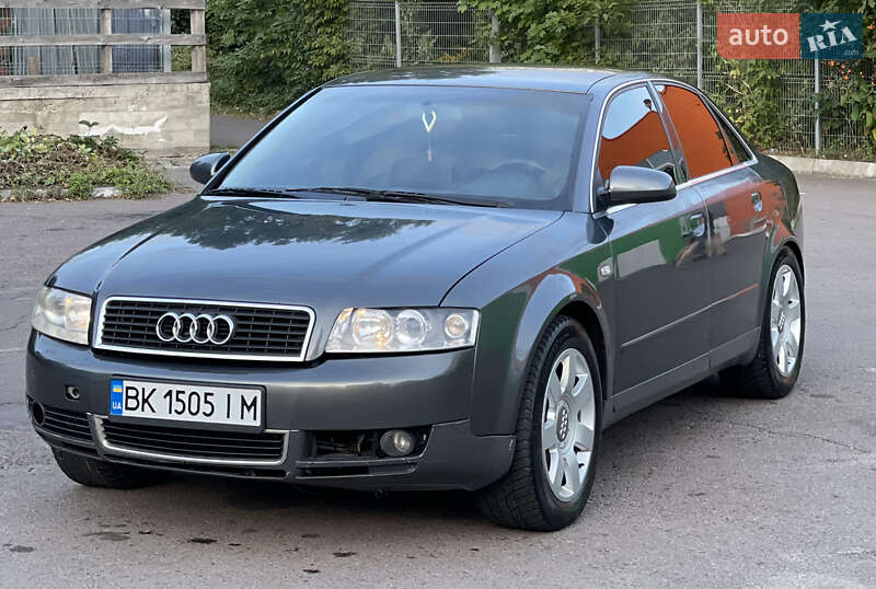 Седан Audi A4 2001 в 