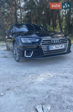 Седан Audi A4 2018 в Львове