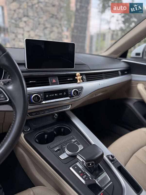 Седан Audi A4 2016 в Ивано-Франковске