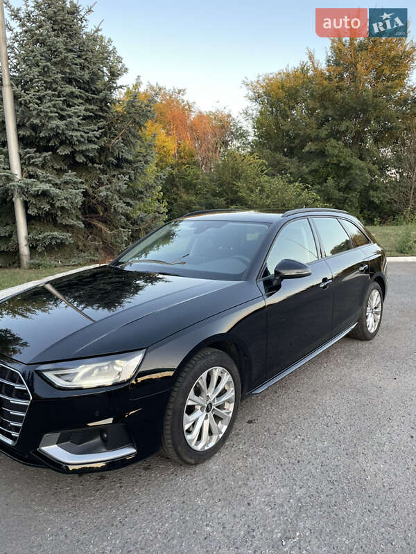 Универсал Audi A4 2022 в Павлограде