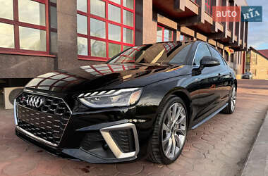 Седан Audi A4 2022 в Киеве