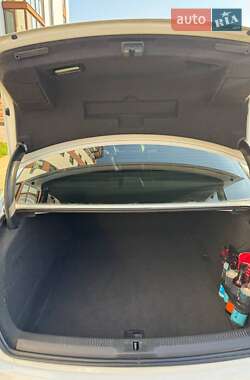 Седан Audi A4 2013 в 