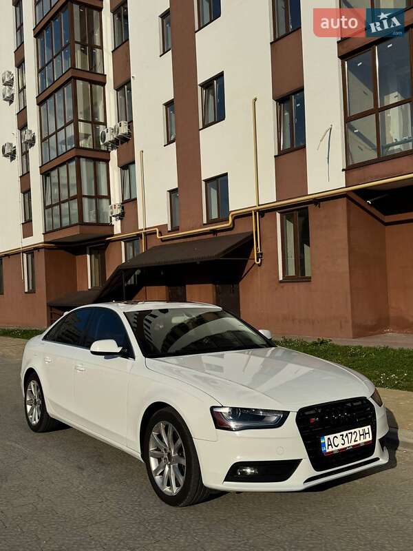 Седан Audi A4 2013 в 