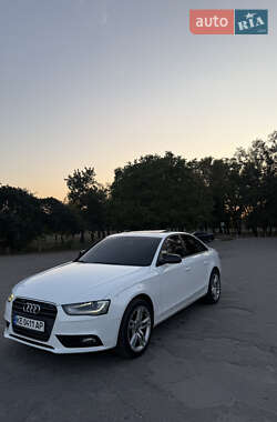 Седан Audi A4 2012 в 