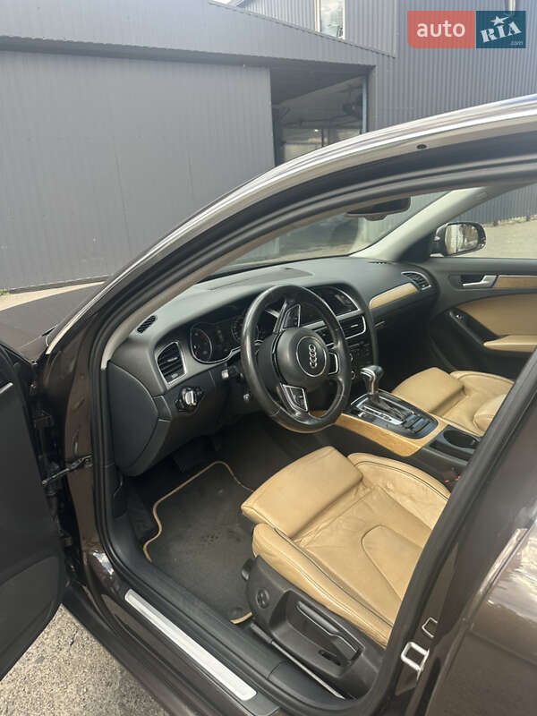 Седан Audi A4 2013 в Киеве