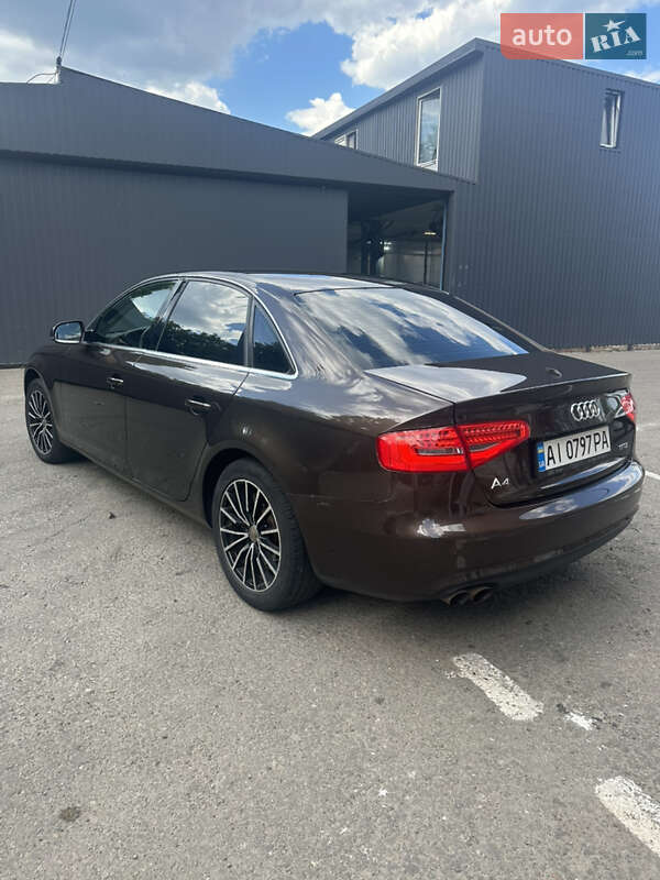 Седан Audi A4 2013 в Киеве