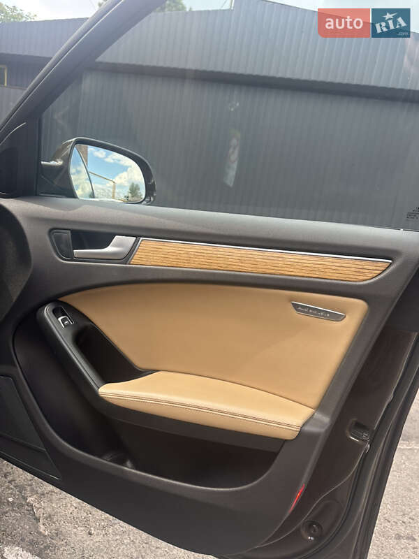 Седан Audi A4 2013 в Киеве