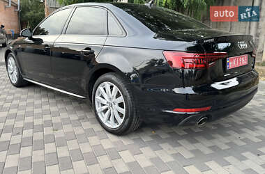 Седан Audi A4 2019 в 