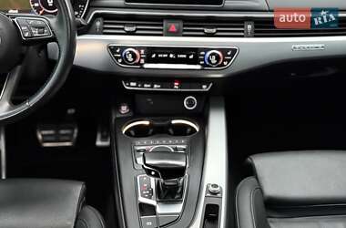 Седан Audi A4 2019 в 