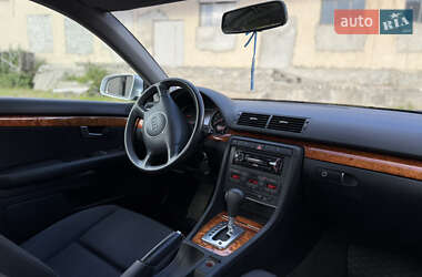 Седан Audi A4 2004 в 