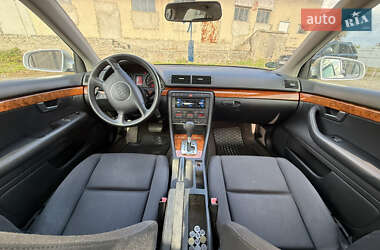 Седан Audi A4 2004 в 
