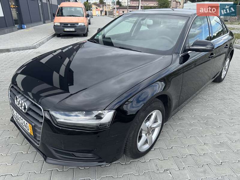 Седан Audi A4 2013 в Калуше