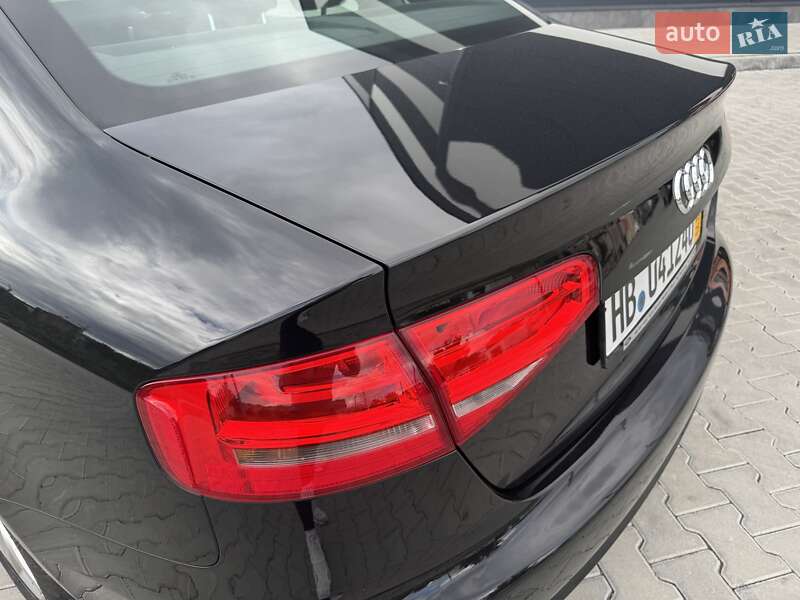 Седан Audi A4 2013 в Калуше