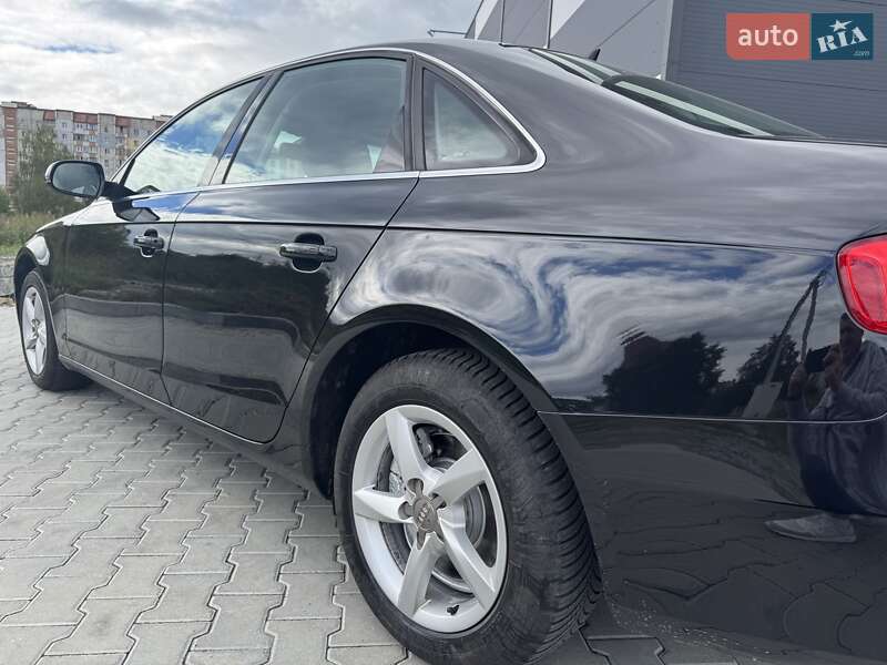 Седан Audi A4 2013 в Калуше