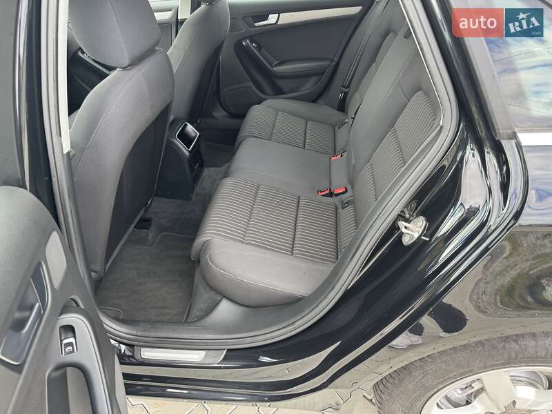 Седан Audi A4 2013 в Калуше