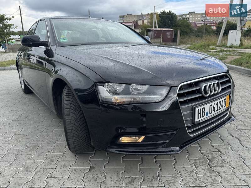 Седан Audi A4 2013 в Калуше