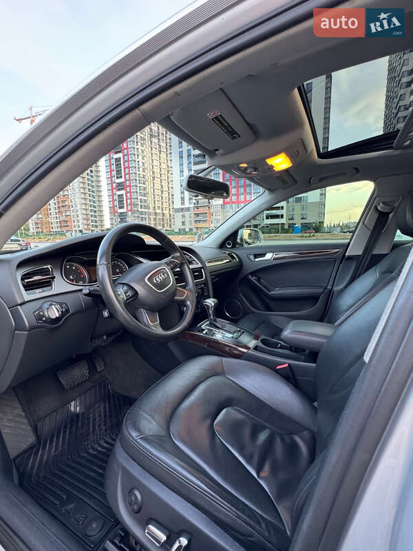 Седан Audi A4 2012 в Киеве