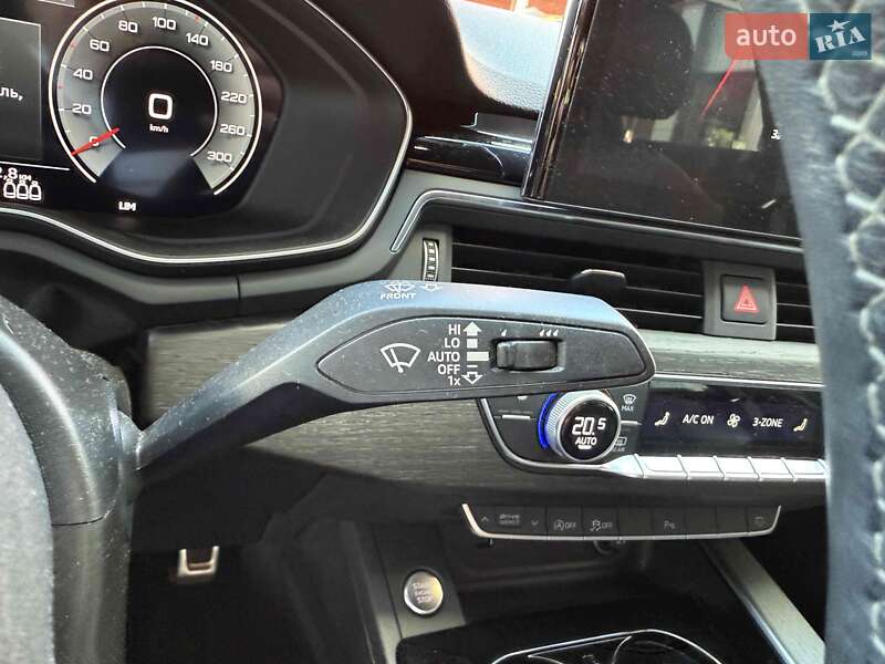 Седан Audi A4 2023 в Львове