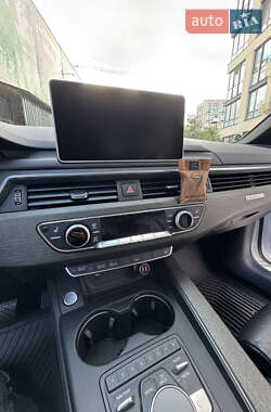 Седан Audi A4 2019 в 