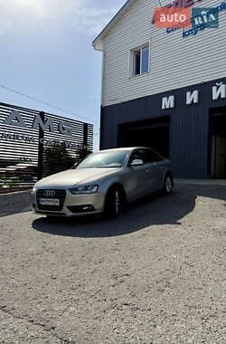 Седан Audi A4 2012 в Сумах