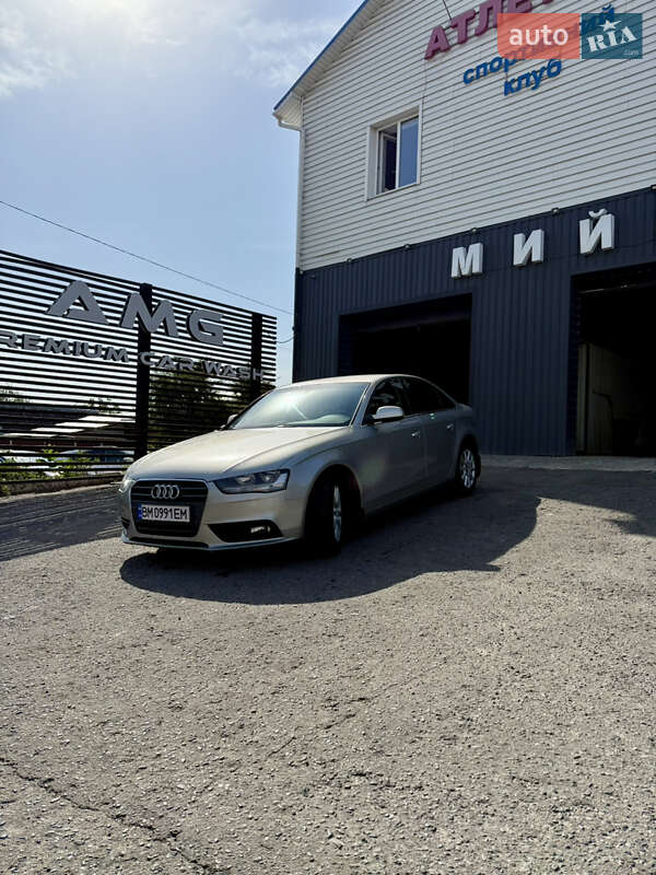 Седан Audi A4 2012 в 