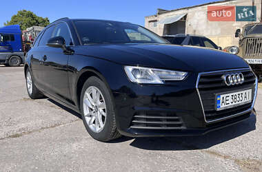 Универсал Audi A4 2017 в 